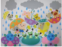 雨の中でも楽しそうな動物たちの壁画飾り